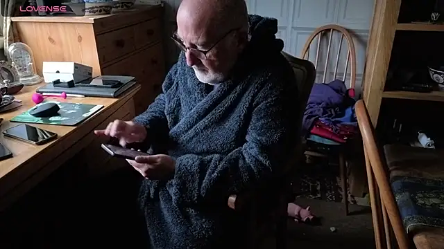 Adamdaddybear online show from 10.03.25