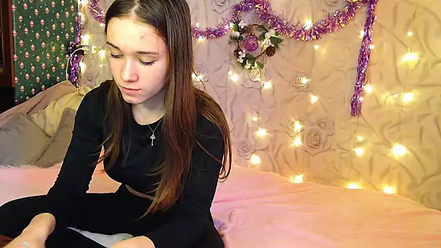 Snapshot of fluffy_kitty_ chatting on 01.13.25 fluffy kitty online show from 01.13.25