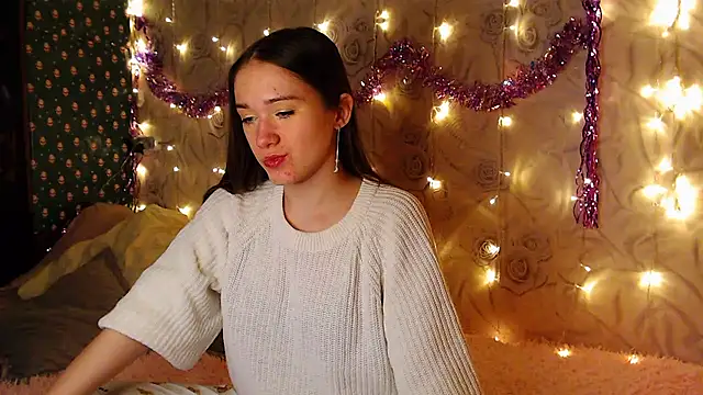 Snapshot of fluffy_kitty_ chatting on 03.05.25 fluffy kitty online show from 03.05.25