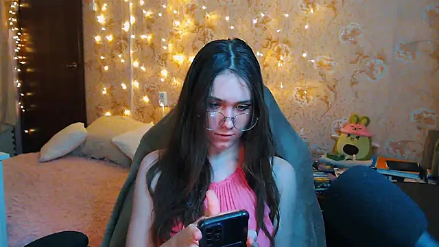 Snapshot of fluffy_kitty_ chatting on 01.07.26 fluffy kitty online show from 01.07.26