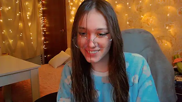 Snapshot of fluffy_kitty_ chatting on 01.09.26 fluffy kitty online show from 01.09.26