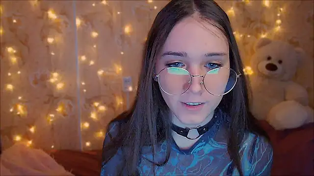 Snapshot of fluffy_kitty_ chatting on 02.26.26 fluffy kitty online show from 02.26.26