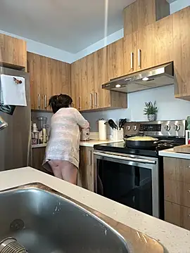 Snapshot of Sweetleeahxx chatting on 02.10.25 Sweetleeahxx online show from 02.10.25