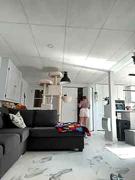 Snapshot of Sweetleeahxx chatting on 09.16.25 Sweetleeahxx online show from 09.16.25