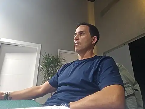 Snapshot of Lucas___81 chatting on 10.29.25 Lucas 81 online show from 10.29.25