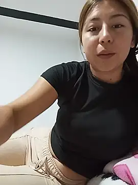 Snapshot of Sara_Brownx chatting on 06.02.26 Sara Brownx online show from 06.02.26