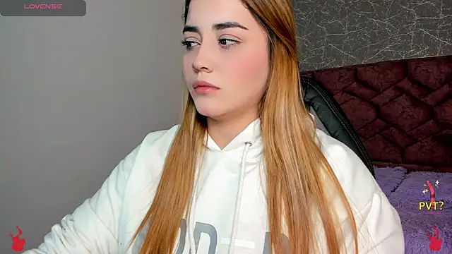 Snapshot of Lucia_star__ chatting on 01.21.25 Lucia star online show from 01.21.25