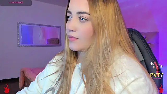 Snapshot of Lucia_star__ chatting on 02.07.25 Lucia star online show from 02.07.25