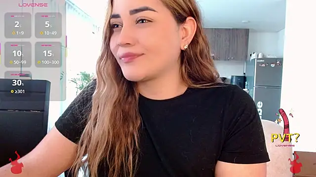 Snapshot of Lucia_star__ chatting on 11.15.25 Lucia star online show from 11.15.25