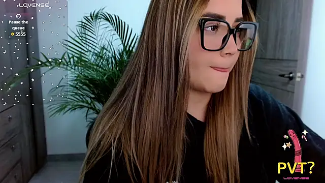 Lucia star   online show from 03.24.26