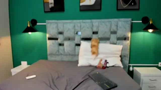 Snapshot of MAVIE_IVANOVA chatting on 01.12.26 MAVIE IVANOVA online show from 01.12.26