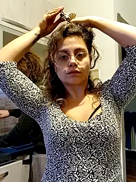 Snapshot of ItalianiMuli chatting on 12.13.24 ItalianiMuli online show from 12.13.24