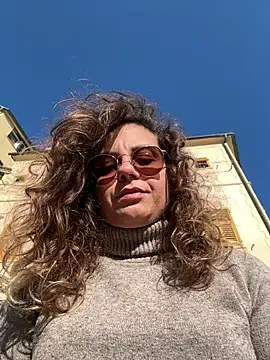 Snapshot of ItalianiMuli chatting on 02.20.25 ItalianiMuli online show from 02.20.25