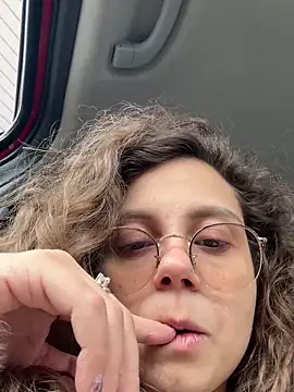 Snapshot of ItalianiMuli chatting on 03.22.25 ItalianiMuli online show from 03.22.25