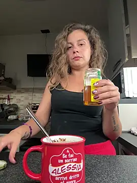 Snapshot of ItalianiMuli chatting on 10.03.25 ItalianiMuli online show from 10.03.25