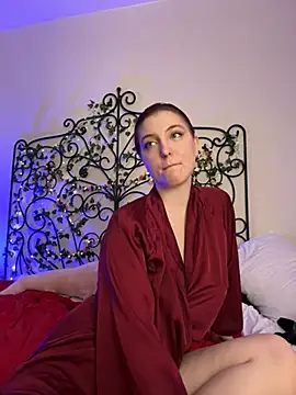 Snapshot of LisaVamp chatting on 12.06.24 LisaVamp online show from 12.06.24