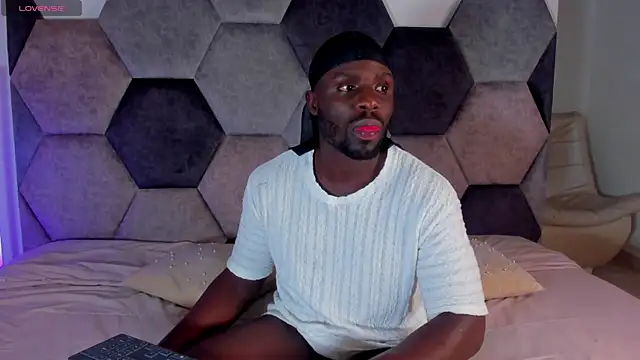 Latrellx7 online show from 04.19.26