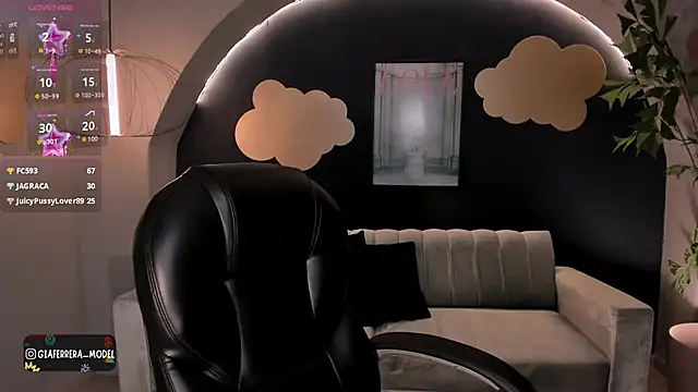 Snapshot of GiaFerrara chatting on 03.20.25 GiaFerrara online show from 03.20.25