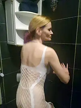 LillyAn123 online show from 01.06.25