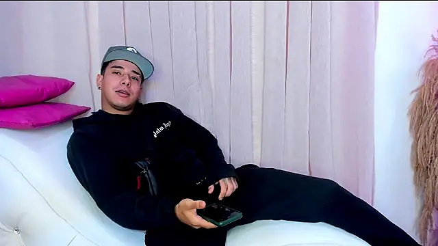 Yourslust  online show from 03.21.26