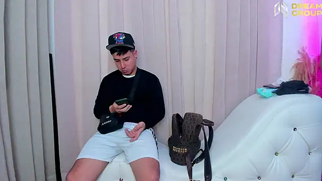 Yourslust  online show from 04.13.26