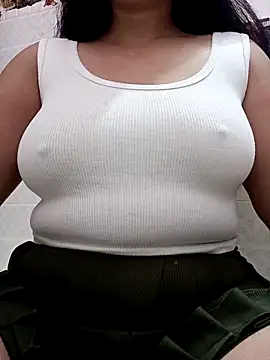 cute-mahek online show from 10.29.25