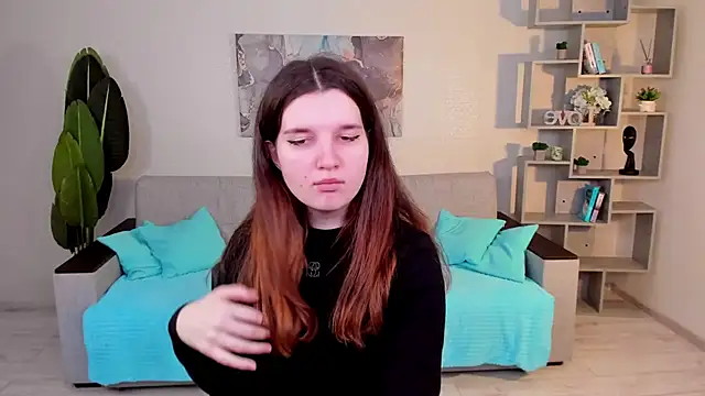 Snapshot of BonneyLove chatting on 01.13.25 BonneyLove online show from 01.13.25