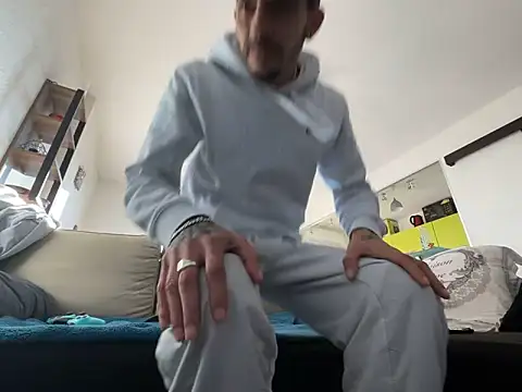 Rebeu313 online show from 12.26.24