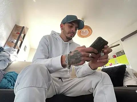 Rebeu313 online show from 12.27.24