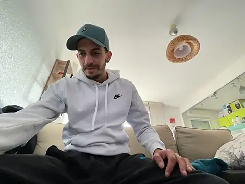 Rebeu313 online show from 02.13.25