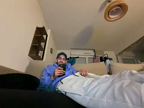 Rebeu313 online show from 02.21.25