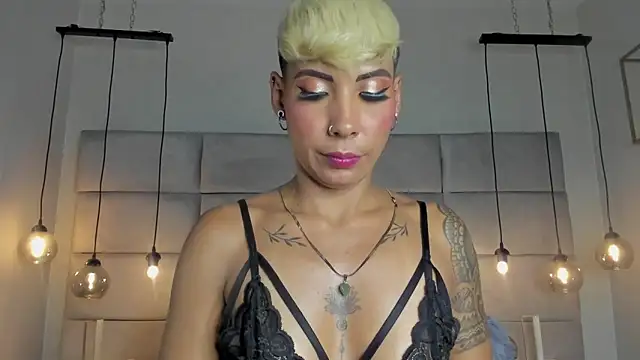 Snapshot of MiaMorgan_ chatting on 01.24.25 MiaMorgan online show from 01.24.25