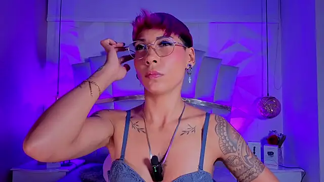 Snapshot of MiaMorgan_ chatting on 09.15.25 MiaMorgan online show from 09.15.25