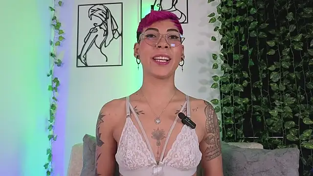 MiaMorgan  online show from 12.20.25