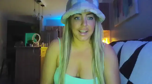 sunshinekisses online show from 02.13.25