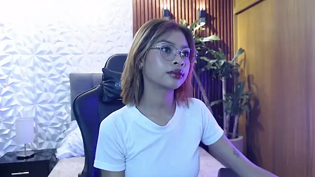 Snapshot of Perla_prg chatting on 02.25.25 Perla prg online show from 02.25.25