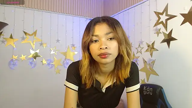 Snapshot of Perla_prg chatting on 11.27.25 Perla prg online show from 11.27.25