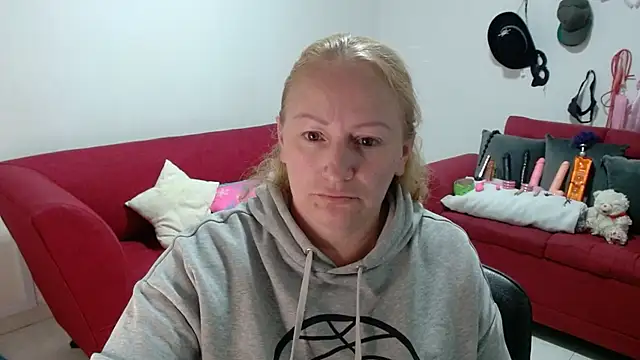 Snapshot of emperabigbootybigass chatting on 02.09.26 emperabigbootybigass online show from 02.09.26