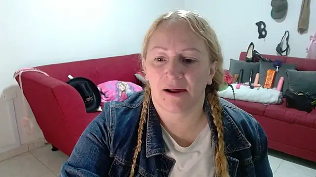 Snapshot of emperabigbootybigass chatting on 02.13.26 emperabigbootybigass online show from 02.13.26