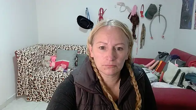 emperabigbootybigass online show from 03.18.26