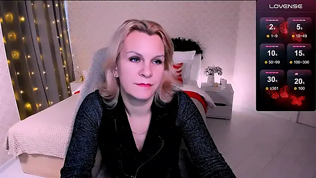 Snapshot of Louisa_Bay chatting on 01.16.25 Louisa Bay online show from 01.16.25