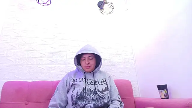 Snapshot of miku_katsuragi chatting on 11.29.25 miku katsuragi online show from 11.29.25