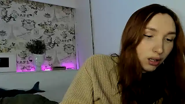 Snapshot of LisaIcon chatting on 02.08.25 LisaIcon online show from 02.08.25