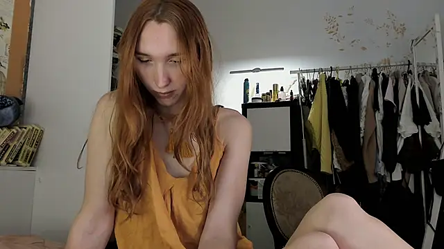 Snapshot of LisaIcon chatting on 11.19.25 LisaIcon online show from 11.19.25