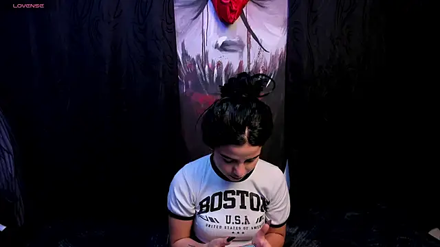 Snapshot of Kylie-fox chatting on 09.26.25 Kylie-fox online show from 09.26.25