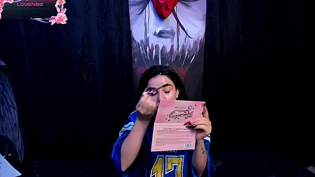 Snapshot of Kylie-fox chatting on 09.30.25 Kylie-fox online show from 09.30.25