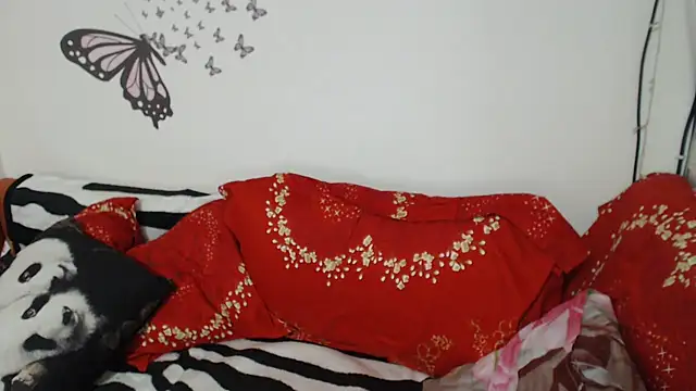 Snapshot of LadyHellene chatting on 02.02.25 LadyHellene online show from 02.02.25