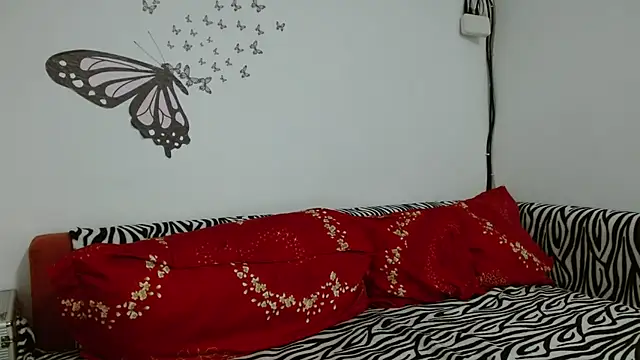 Snapshot of LadyHellene chatting on 10.15.25 LadyHellene online show from 10.15.25