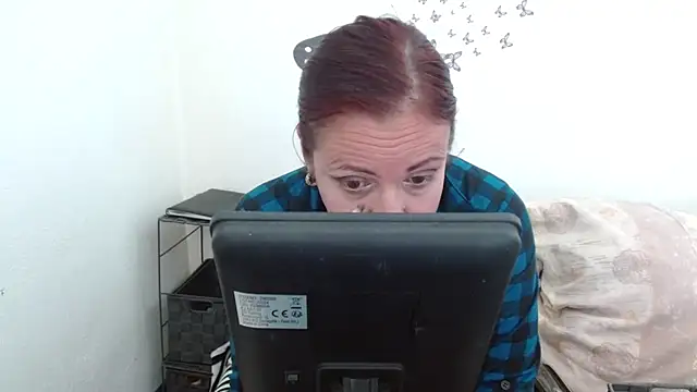 LadyHellene online show from 04.23.26