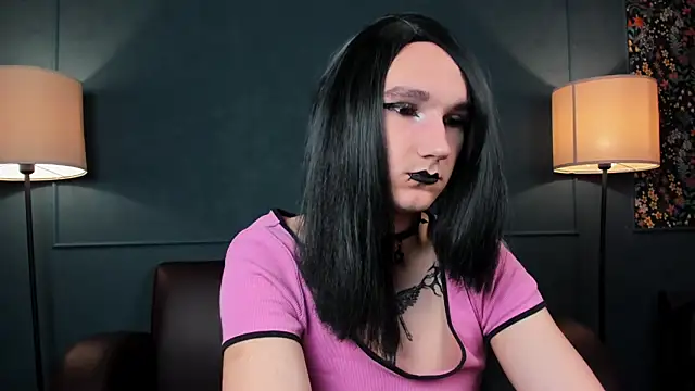 Snapshot of FillDammon chatting on 09.21.25 FillDammon online show from 09.21.25